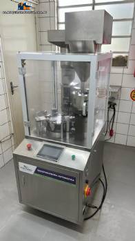 Encapsuladora autom�tica CETRO, 12.000 c�psulas por hora.